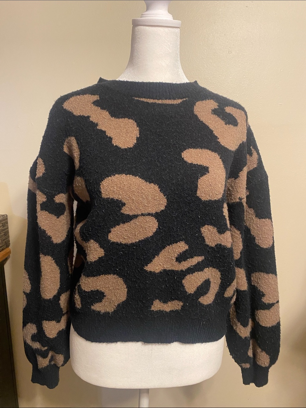 SHEIN Black and Tan Leopard-Pattern Crewneck Sweater
